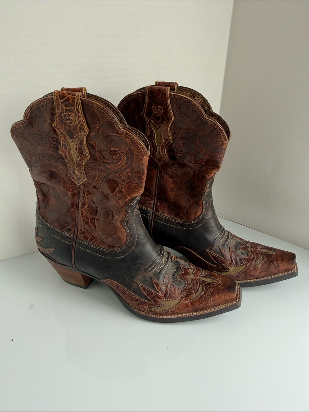 ARIAT Dahlia Womens Rodeo Brown Embossed Western Cowgirl Boots 9B - Picture 2 of 7